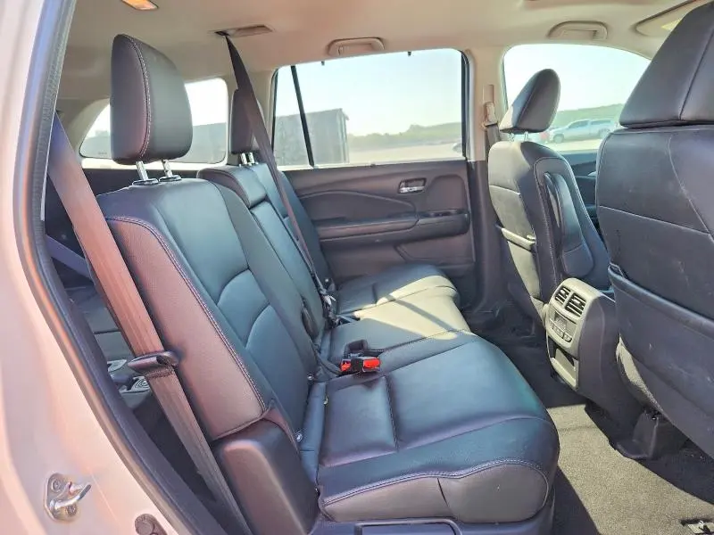 2022 HONDA PILOT SE  