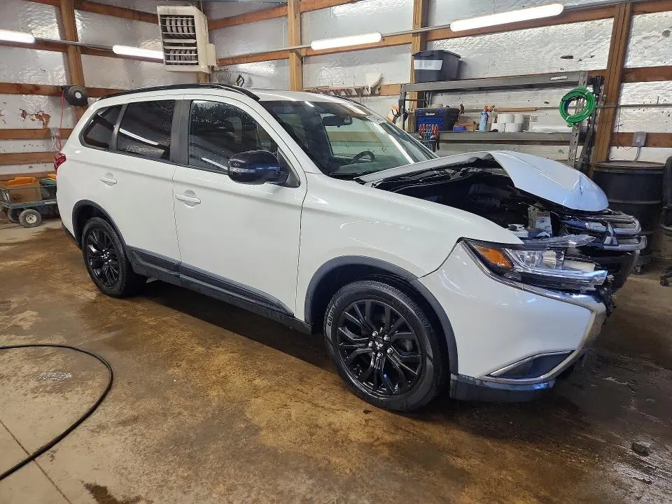 2018 MITSUBISHI OUTLANDER SE  