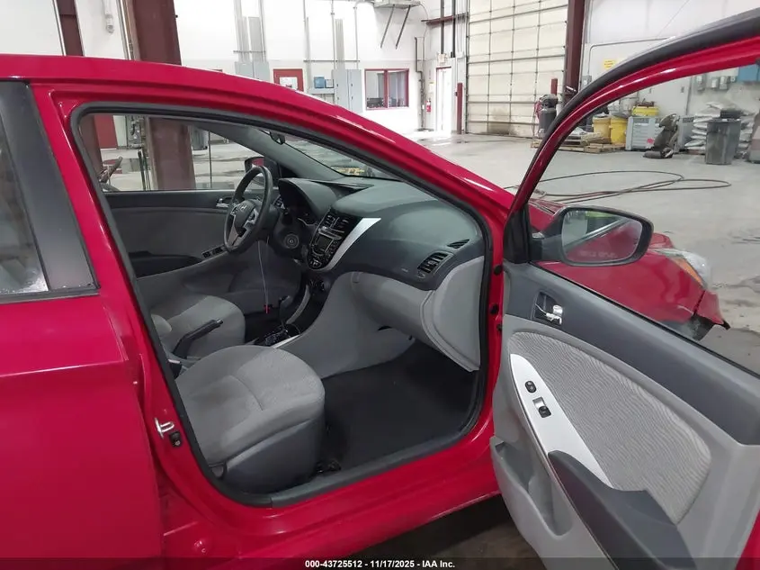 2012 HYUNDAI ACCENT GLS