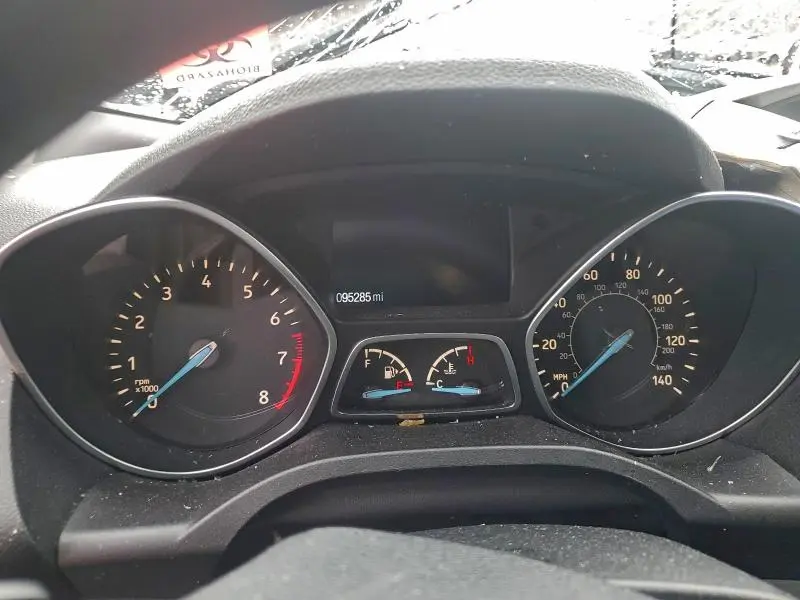 2017 FORD ESCAPE SE  