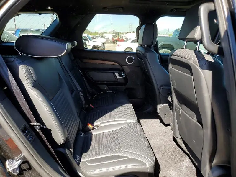 2017 LAND ROVER DISCOVERY HSE LUXURY  