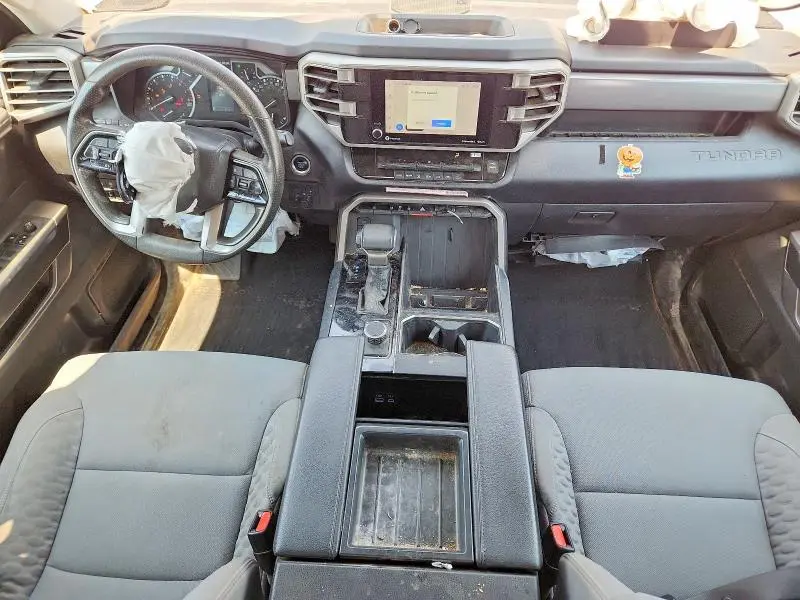 2022 TOYOTA TUNDRA SR5  