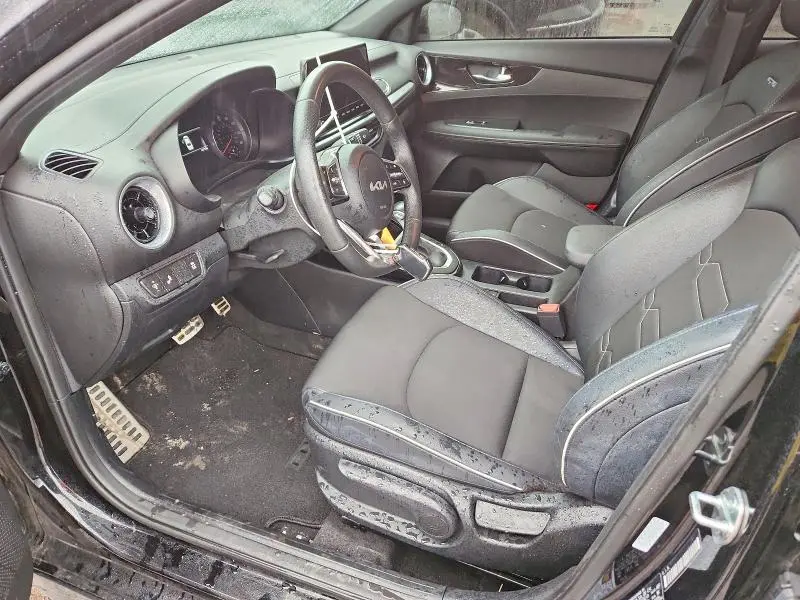 2024 KIA FORTE GT LINE  