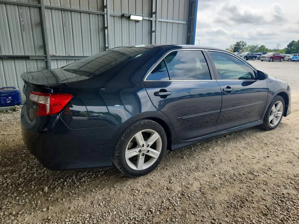 2012 TOYOTA CAMRY SE  