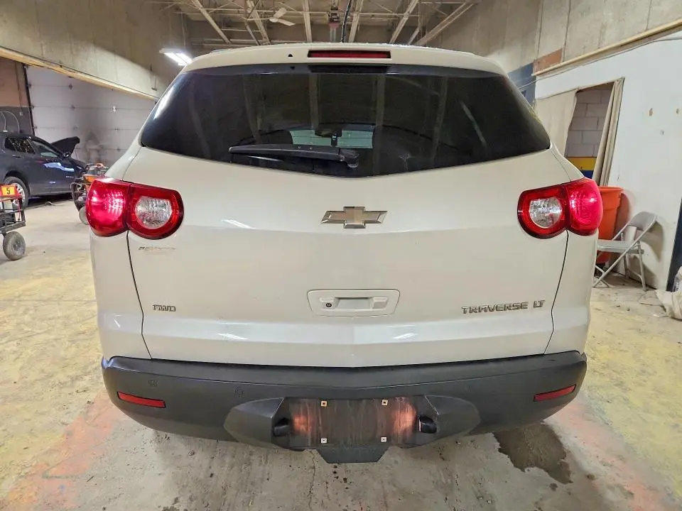 2011 CHEVROLET TRAVERSE LT  