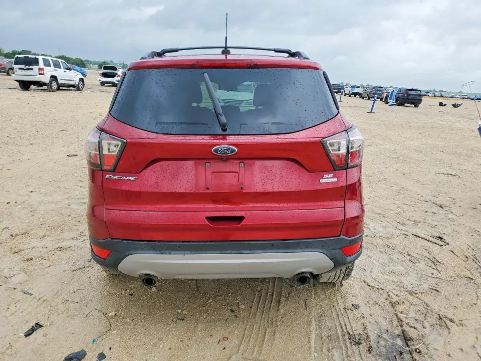 2017 FORD ESCAPE SE  