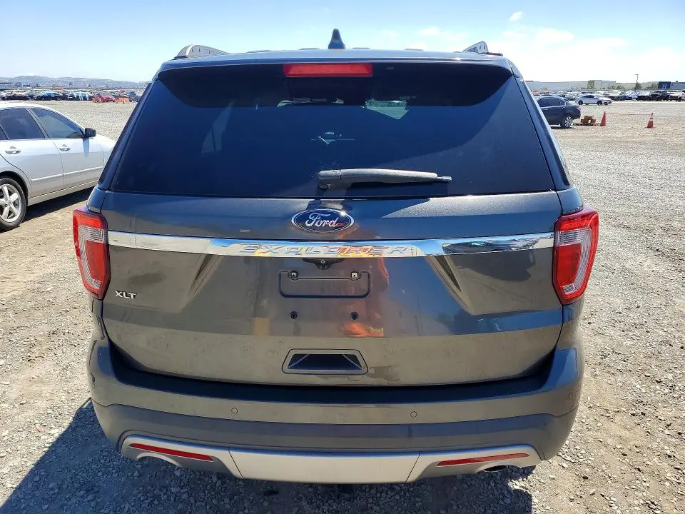 2017 FORD EXPLORER XLT  
