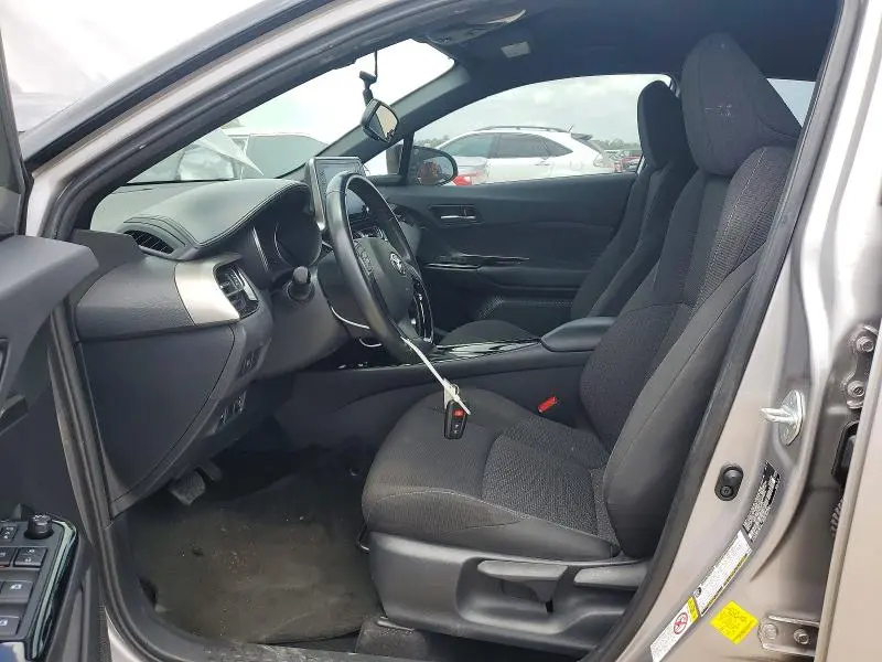 2019 TOYOTA C-HR XLE  
