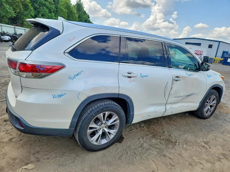 2015 TOYOTA HIGHLANDER XLE  