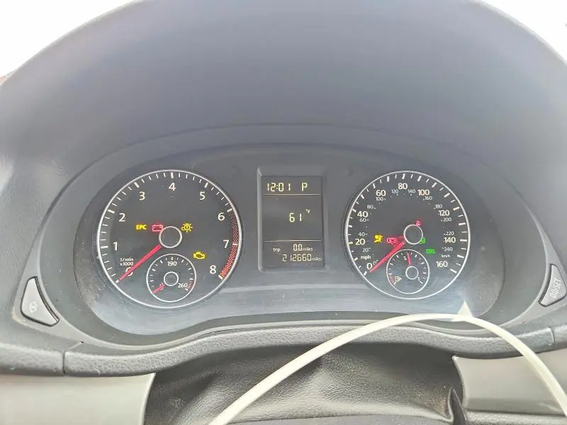 2012 VOLKSWAGEN PASSAT S  