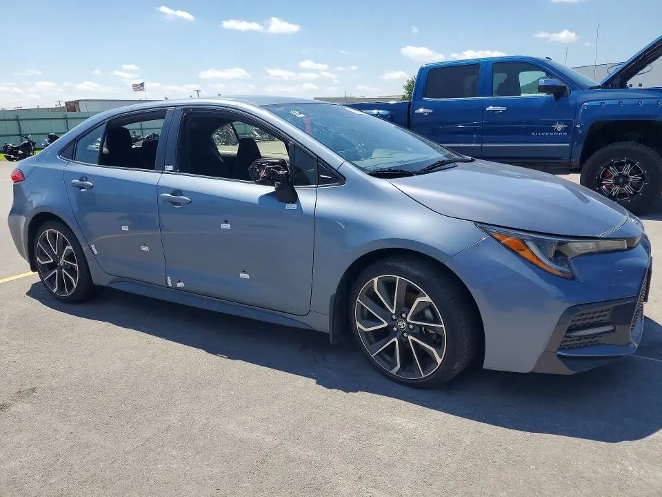 2022 TOYOTA COROLLA SE  