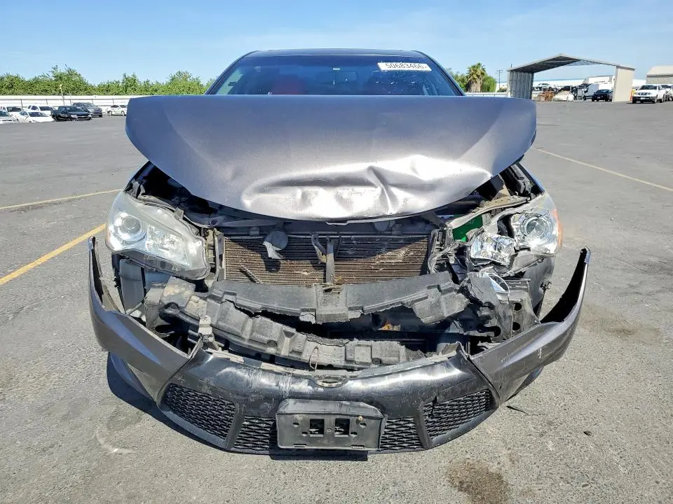 2017 TOYOTA CAMRY SE  