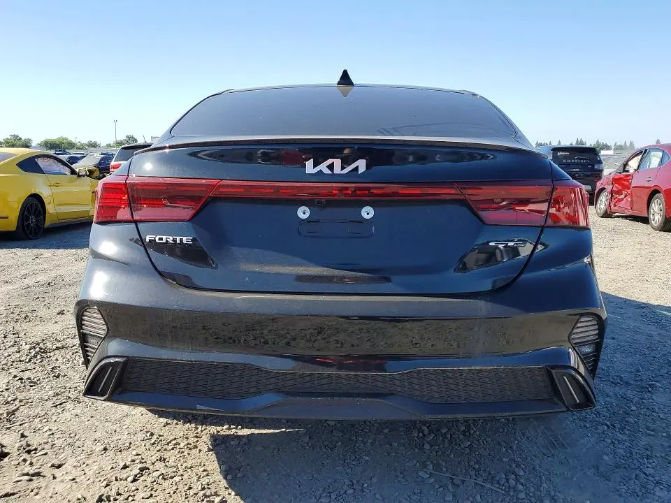 2024 KIA FORTE GT LINE  