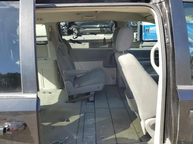 2010 CHRYSLER TOWN & COUNTRY LX