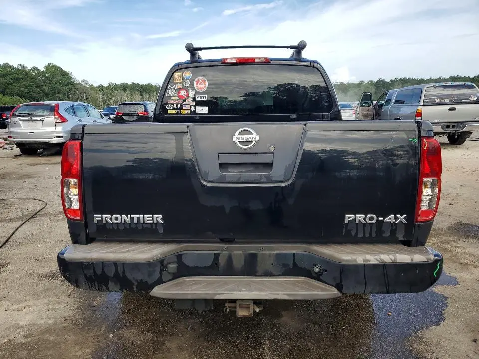 2011 NISSAN FRONTIER S  