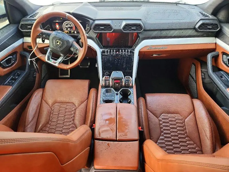 2021 LAMBORGHINI URUS   