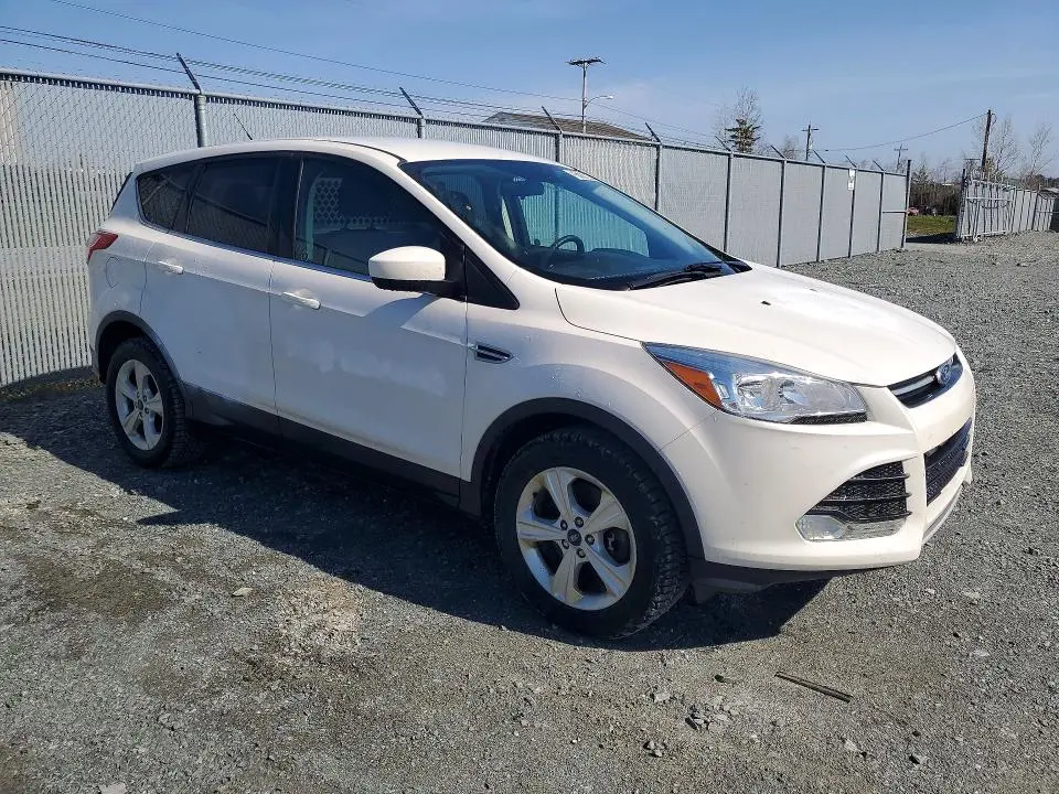 2016 FORD ESCAPE SE  