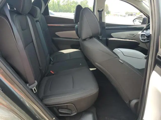 2022 HYUNDAI TUCSON SE  