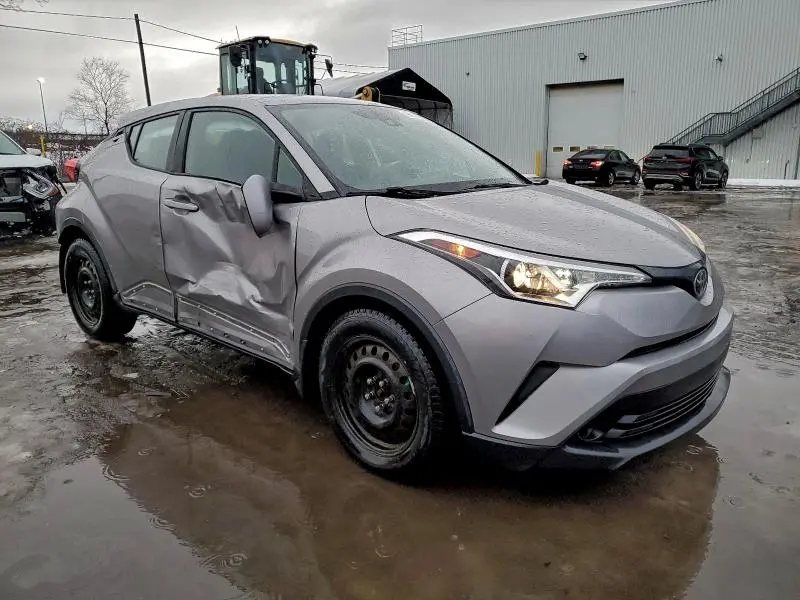 2019 TOYOTA C-HR XLE  