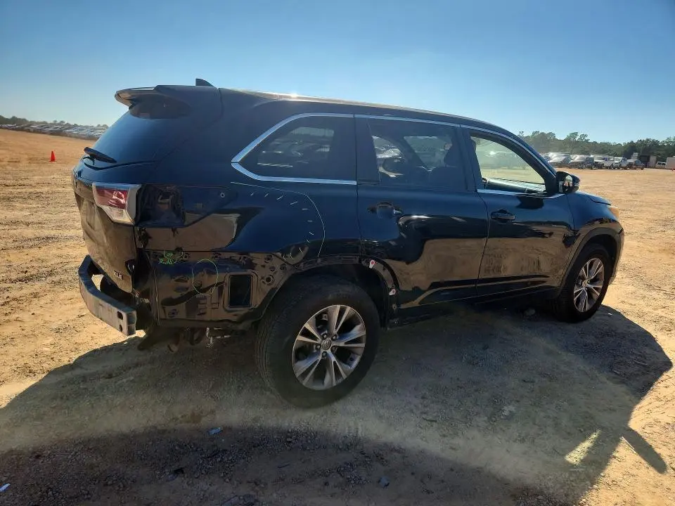 2015 TOYOTA HIGHLANDER XLE  