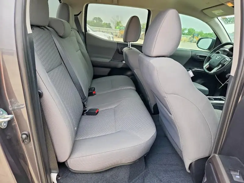 2021 TOYOTA TACOMA SR5 V6  