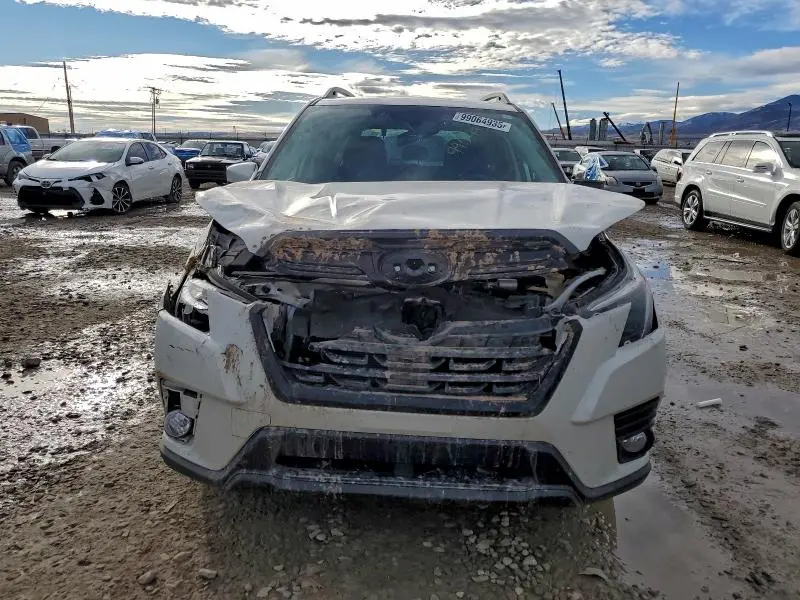 2023 SUBARU FORESTER PREMIUM  