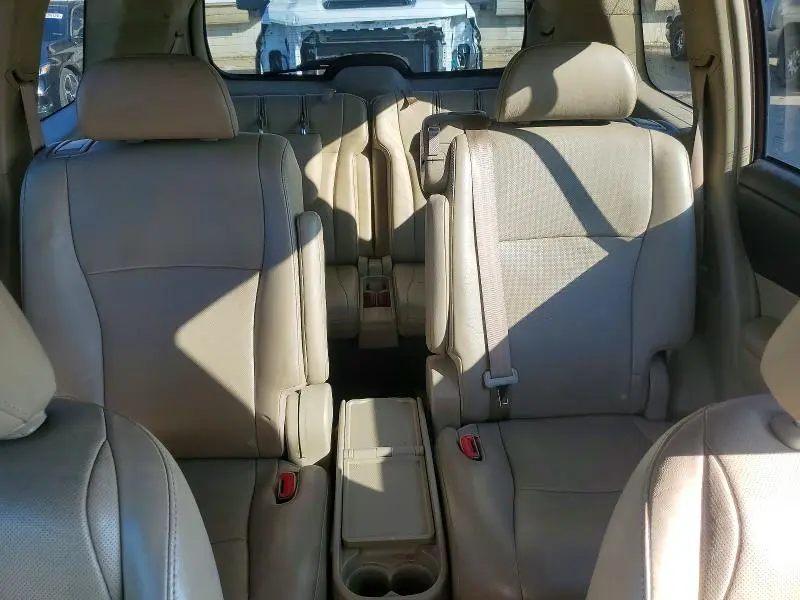 2013 TOYOTA HIGHLANDER LIMITED  
