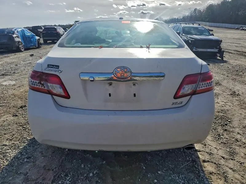 2011 TOYOTA CAMRY BASE  