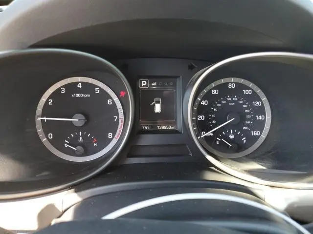 2017 HYUNDAI SANTA FE SE  