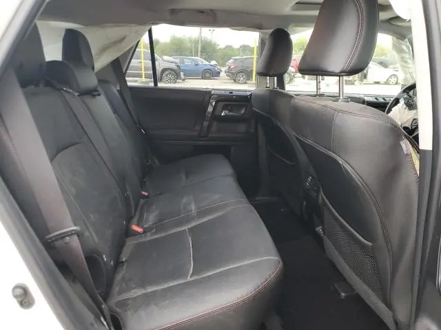 2023 TOYOTA 4RUNNER SE