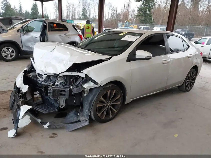 2017 TOYOTA COROLLA SE