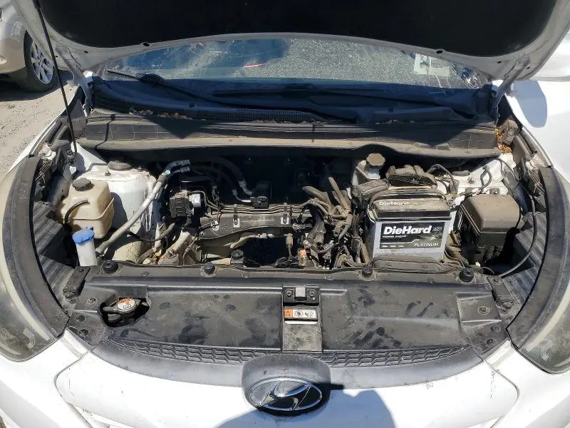 2015 HYUNDAI TUCSON SE  