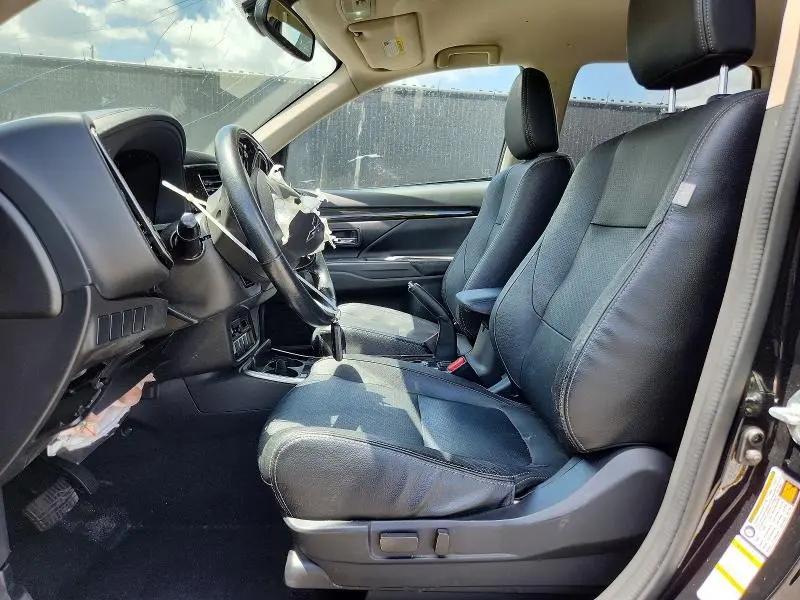2017 MITSUBISHI OUTLANDER SE  