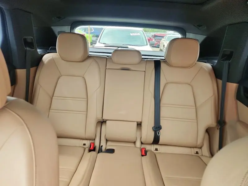 2019 PORSCHE CAYENNE   