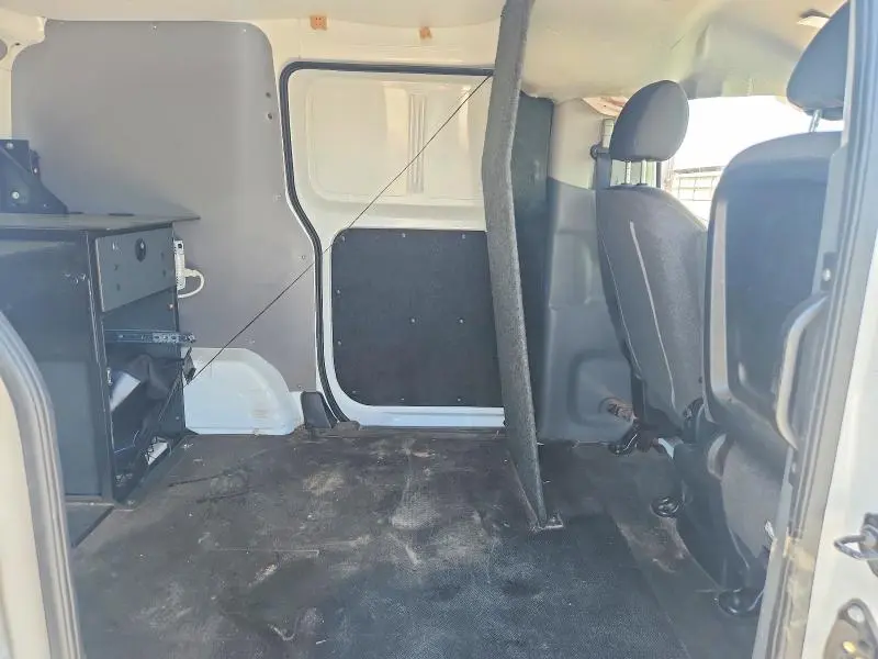 2015 NISSAN NV200 SV  