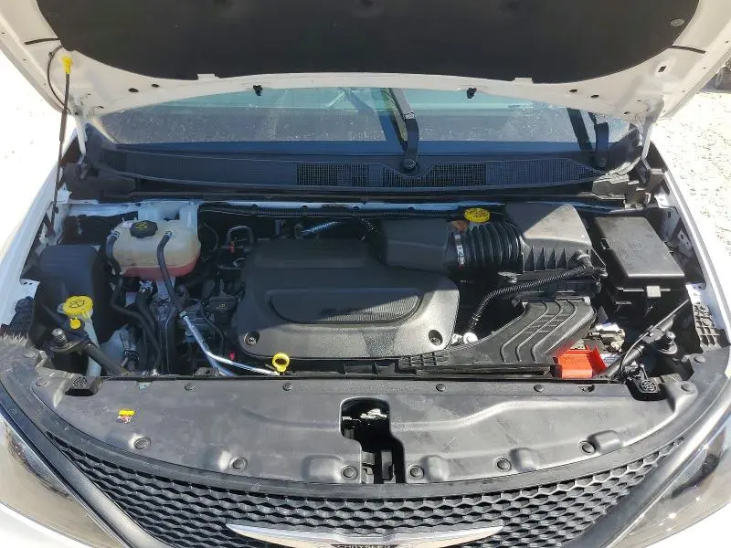 2024 CHRYSLER VOYAGER LX  