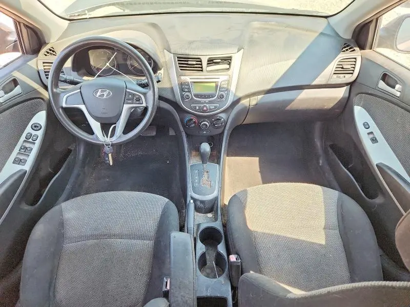 2012 HYUNDAI ACCENT GS  