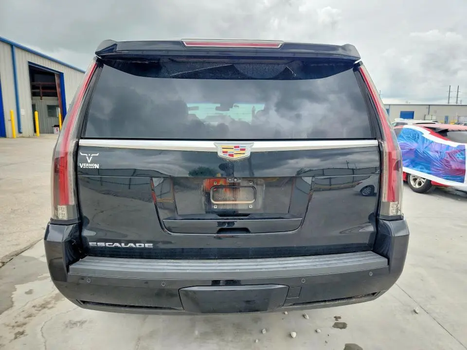 2017 CADILLAC ESCALADE LUXURY  
