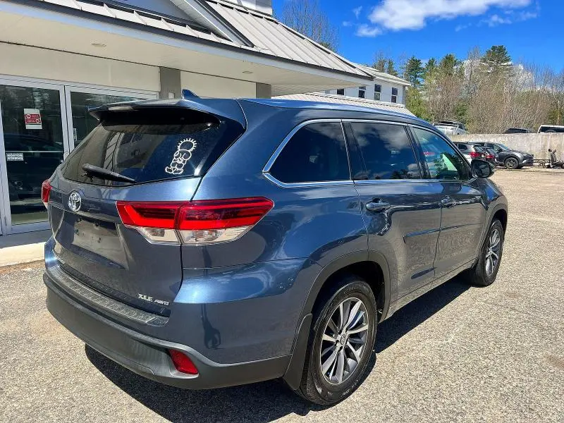 2018 TOYOTA HIGHLANDER XLE  