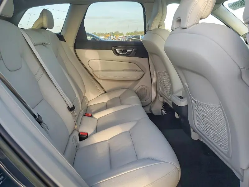 2023 VOLVO XC60 PLUS  