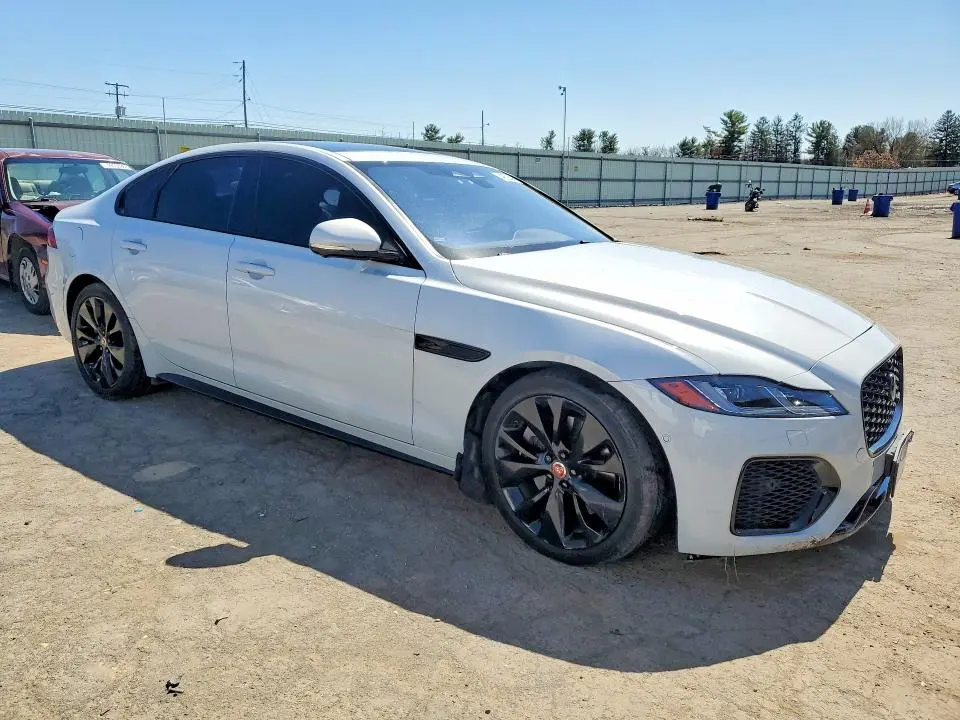 2021 JAGUAR XF R-DYNAMIC SE  