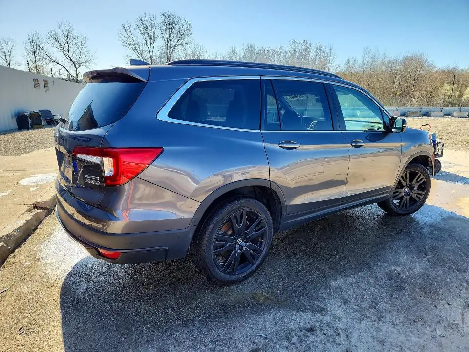 2022 HONDA PILOT SE  