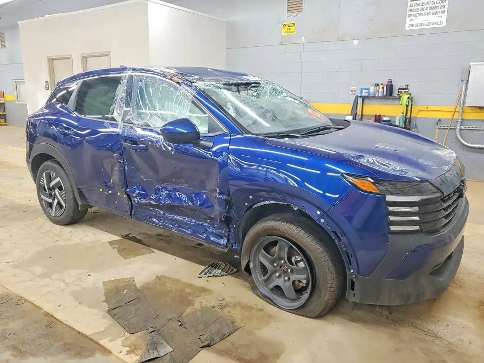 2025 NISSAN KICKS SV  