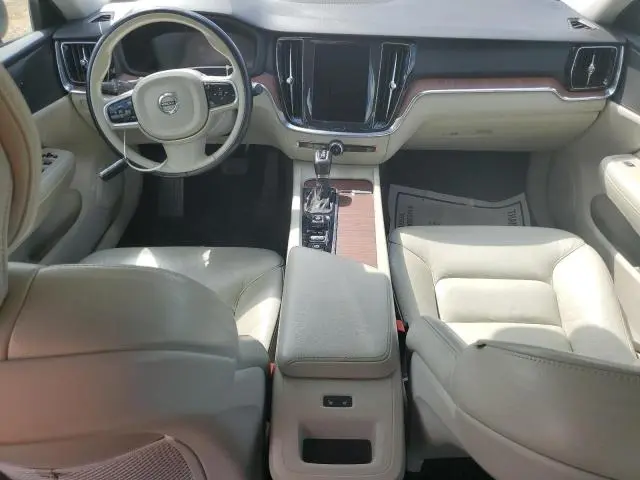 2021 VOLVO S60 T6 MOMENTUM  