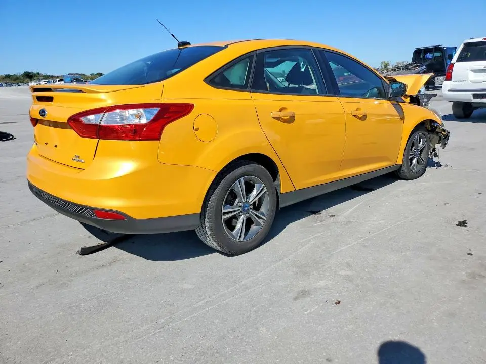 2012 FORD FOCUS SE  
