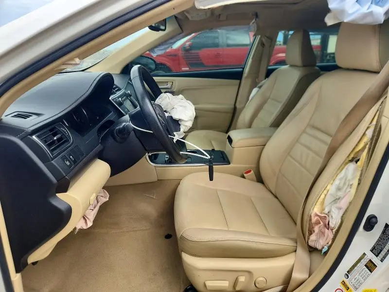 2016 TOYOTA CAMRY XLE  