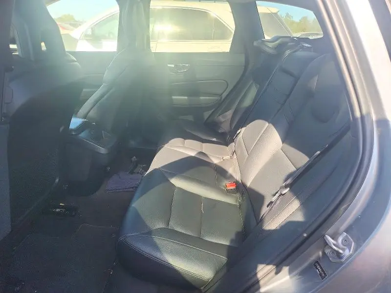 2019 VOLVO XC60 T5  