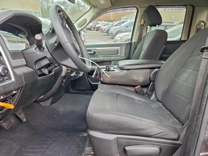 2019 RAM 1500 CLASSIC SLT  