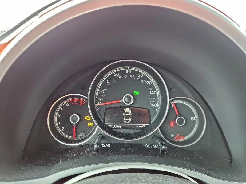 2019 VOLKSWAGEN BEETLE SE  