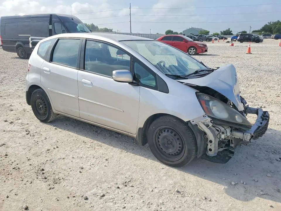 2013 HONDA FIT   
